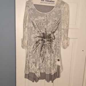 Linea Domani Mid Sleeve Tunic - Perfect for Summer